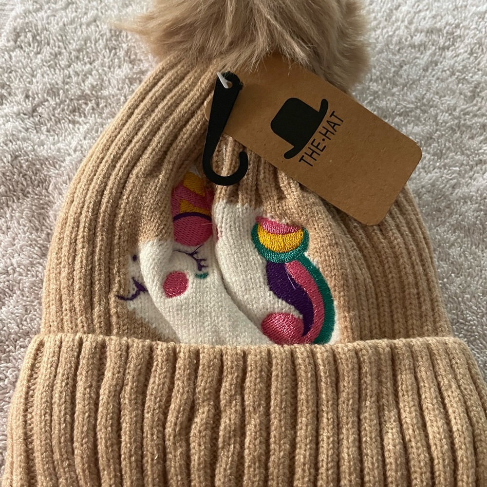 Kids' Beige Beanie with Unicorn Design